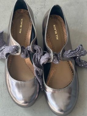 ALL BLACK metallic Mary Jane's with bow